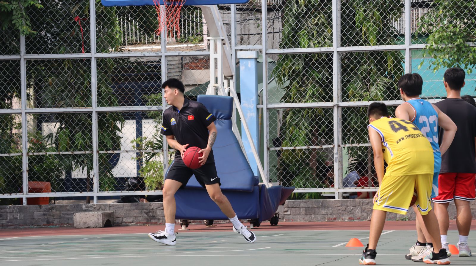 Thầy luôn sẵn sàng lắng nghe và hỗ trợ