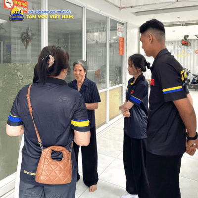 Thầy cô gặp gỡ và trao đổi tại Mái ấm 