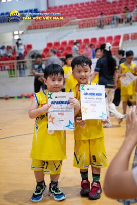 Khoảnh khắc khiến ba mẹ hạnh phúc nhất