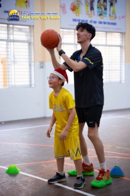 Coach Ian tại Học Viện Tầm Vóc Việt Nam