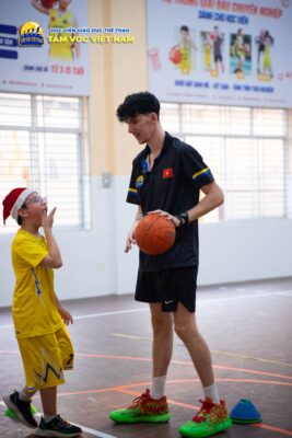 Coach Ian tại Học Viện Tầm Vóc Việt Nam
