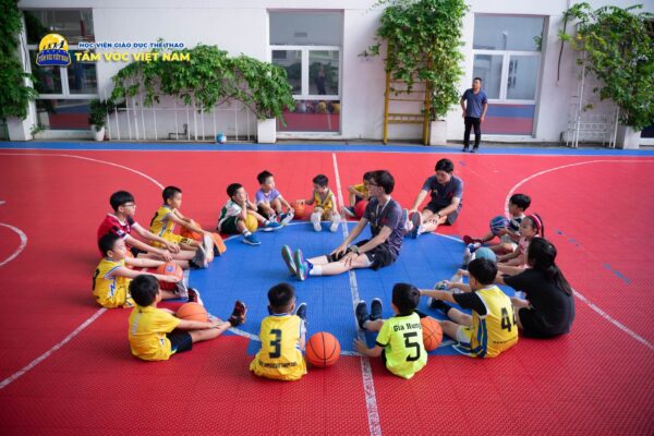Lớp học bóng rổ song ngữ quận 10