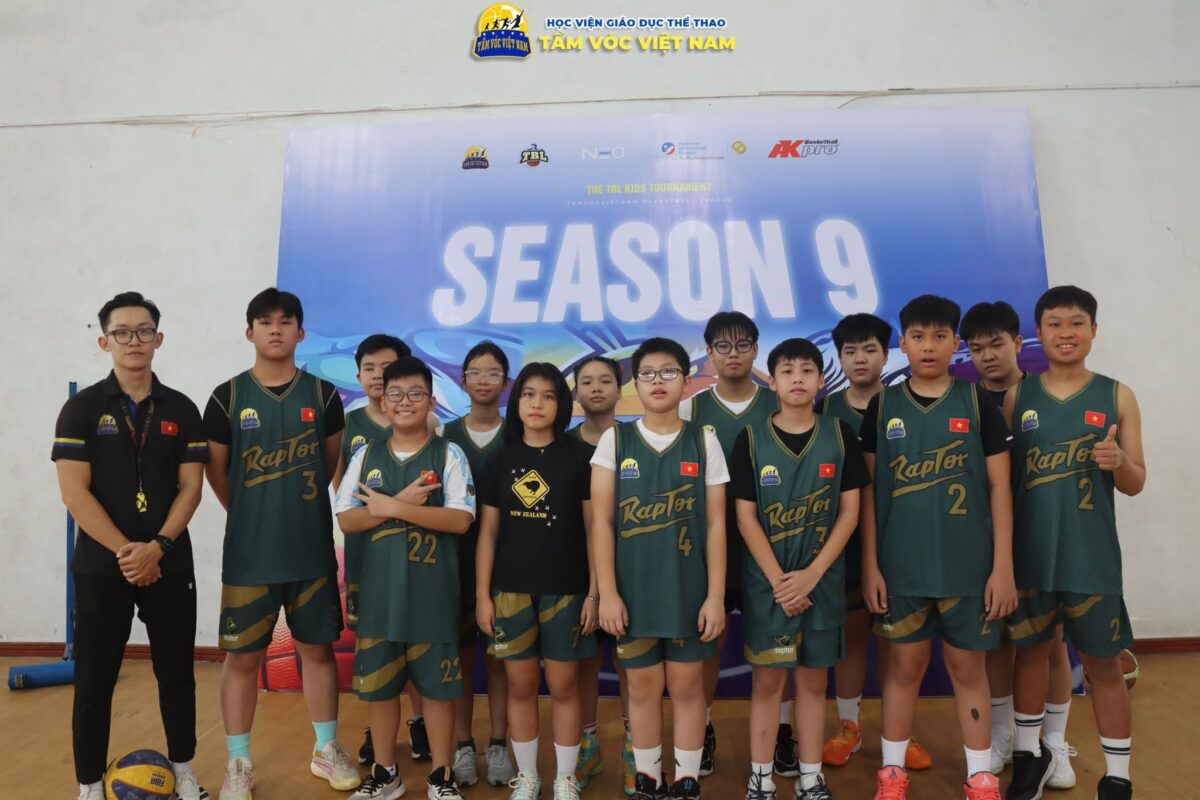 Raptor đồng hạng ba với Whales